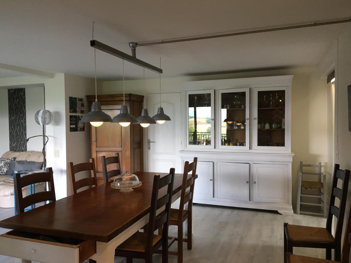 Les Gites De La Maison Bleue D'Estialescq Eksteriør bilde